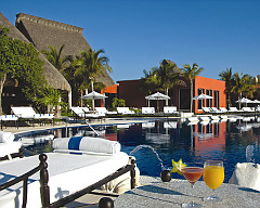 amd_travel_cancun2